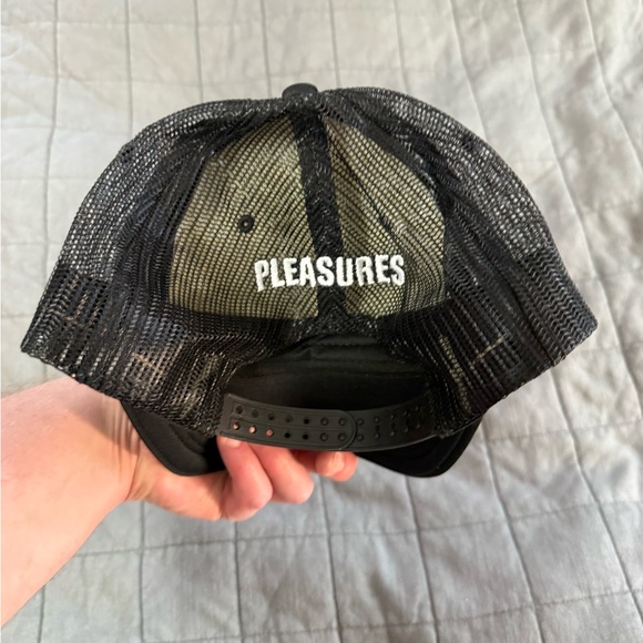 Pleasures Mona Lisa Trucker Cap - Picture 2 of 3